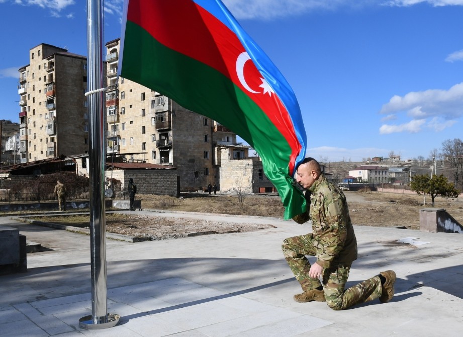 AZERBAYCAN CUMHURBAŞKANI İLHAM ALİYEV,  ŞUŞA ZİYARETİ SIRASINDA FÜZULİ-ŞUŞA KARAYOLUNUNVE FÜZULİ İLİNDE YENİ İNŞA EDİLECEK OLAN HAVALİMANININ TEMELİNİ ATTI. (KAMİL NADİRLİ/BAKÜ-İHA)
Azerbaycan Cumhurbaşkanı İlham Aliyev,  Şuşa ziyareti sırasında Füzuli-Şuşa karayolununve Füzuli ilinde yeni inşa edilecek olan havalimanının temelini attı.