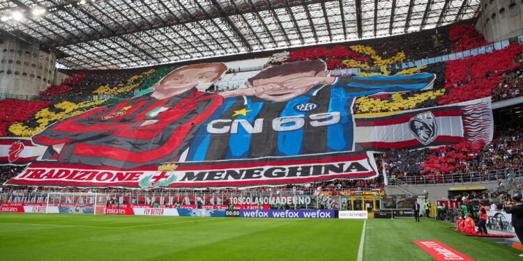 epa10157561 AC Milan supporters perform a choreography before the Italian Serie A soccer match between AC Milan and FC Inter Milan at Giuseppe Meazza stadium in Milan, Italy, 03 September 2022.  EPA-EFE/ROBERTO BREGANI